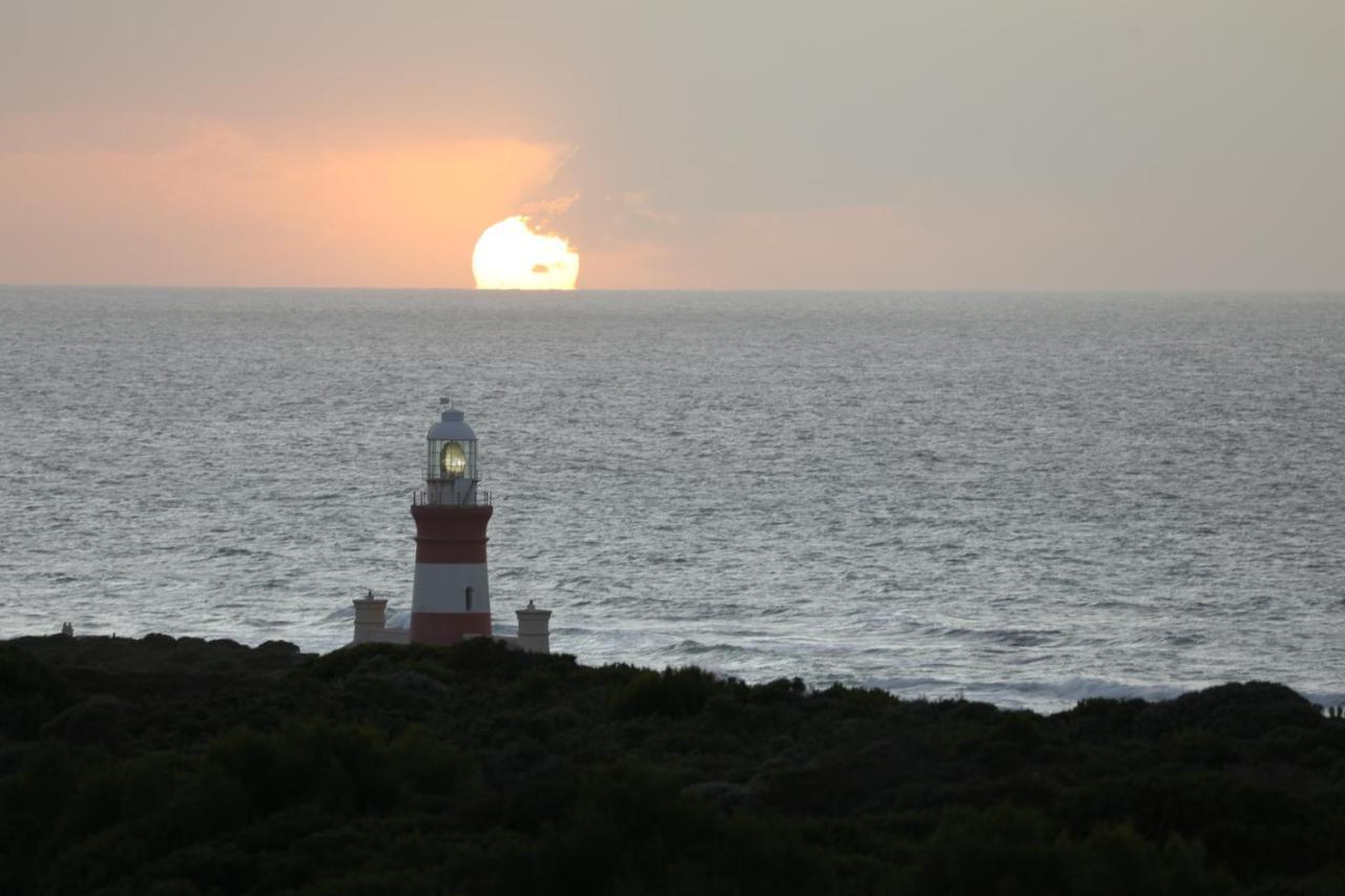 Southern Most Tip Of Africa Apartment With Sea Views อากุลฮาส ภายนอก รูปภาพ